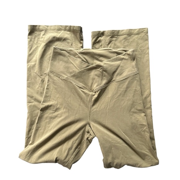 Victoria’s Secret Pink Crossover Flared Legging - Picture 2 of 6